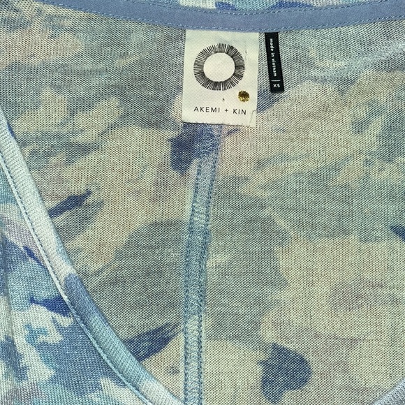 Comfy, lovely, thin, soft, XS Akemi&Kin tunic from Anthro - Picture 2 of 5